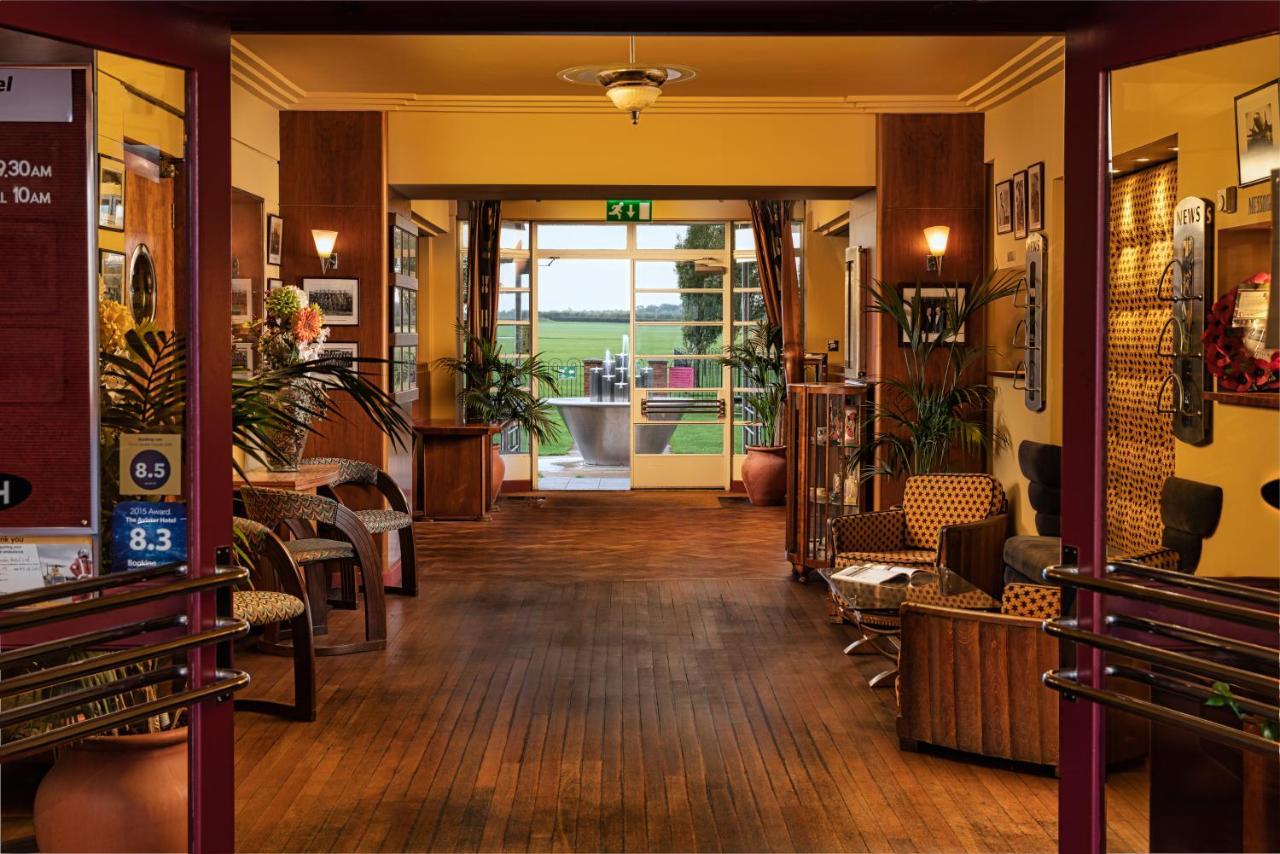 The Aviator Hotel Sywell Экстерьер фото